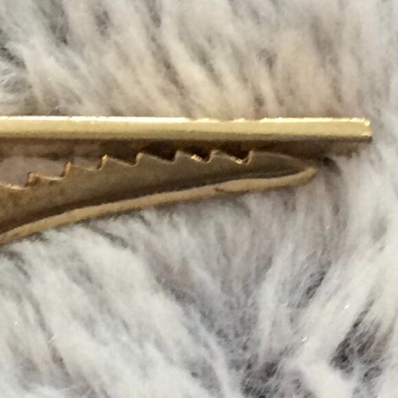 Vintage Avon Gold Tone Brushed Gold-Tone Metal Tie Clasp - Picture 4 of 8